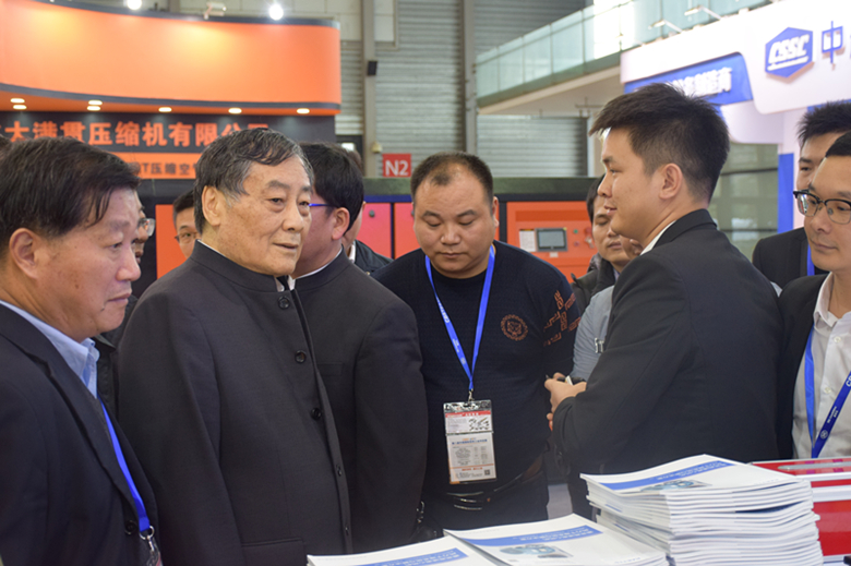 �����L�C