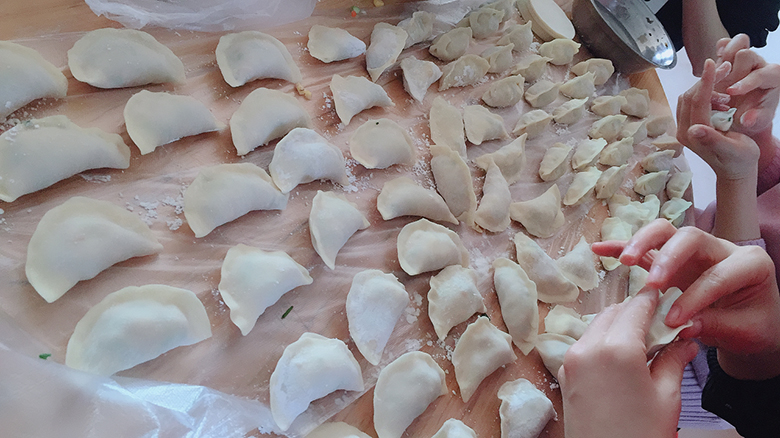 2018冬至銳天家人包餃子 2018冬至銳天家人包餃子