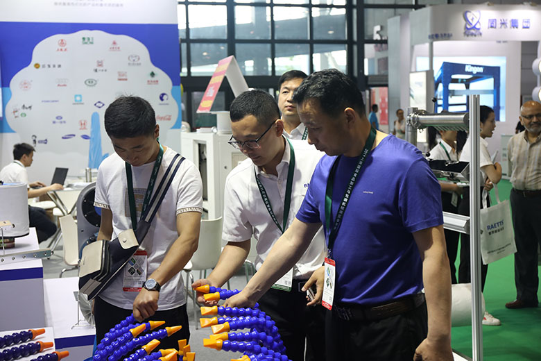 �M���Ϻ����bչ��չ�FNG�ʘ������L�C֮��