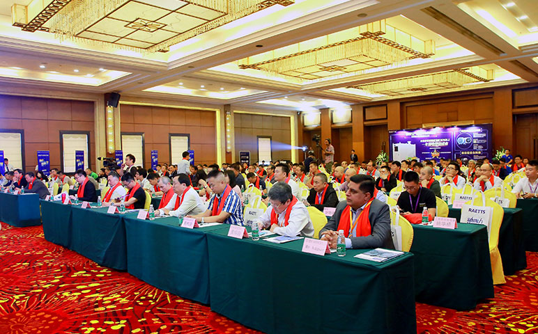 酒店多人.jpg 酒店多人.jpg